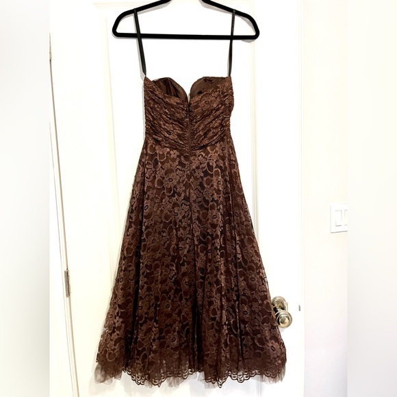 Cute chocolate midi sweetheart strapless gown - size 0 - Picture 2 of 4